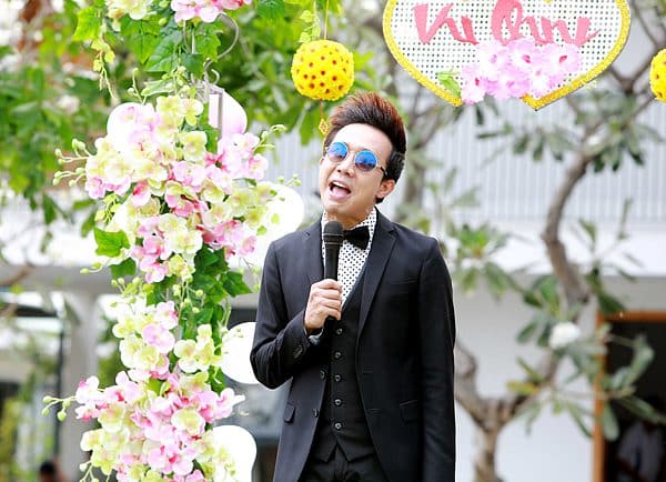 Mc nổi tiếng hài hước dẫn chương trình đám cưới