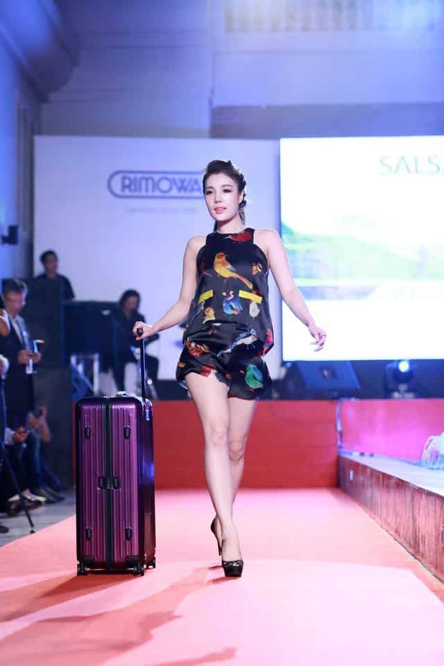 Người mẫu Tuyết Trinh