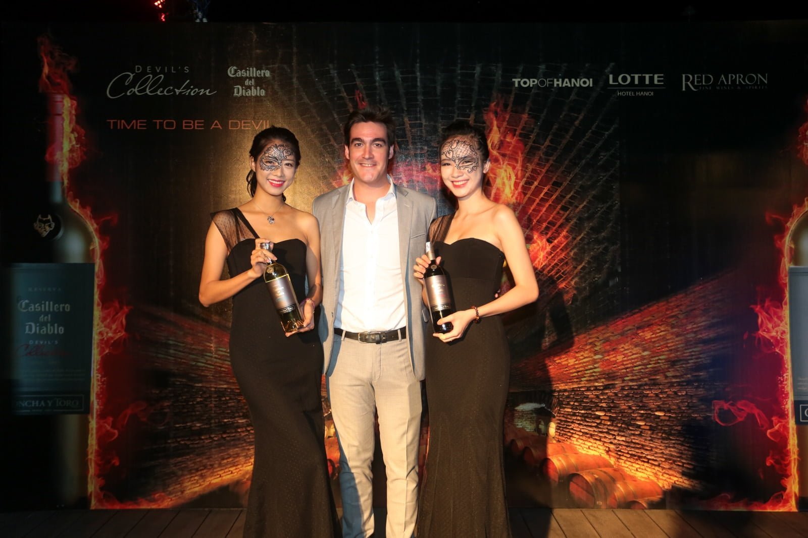 20141011_TRONGimages-TOH-Redapron-2041