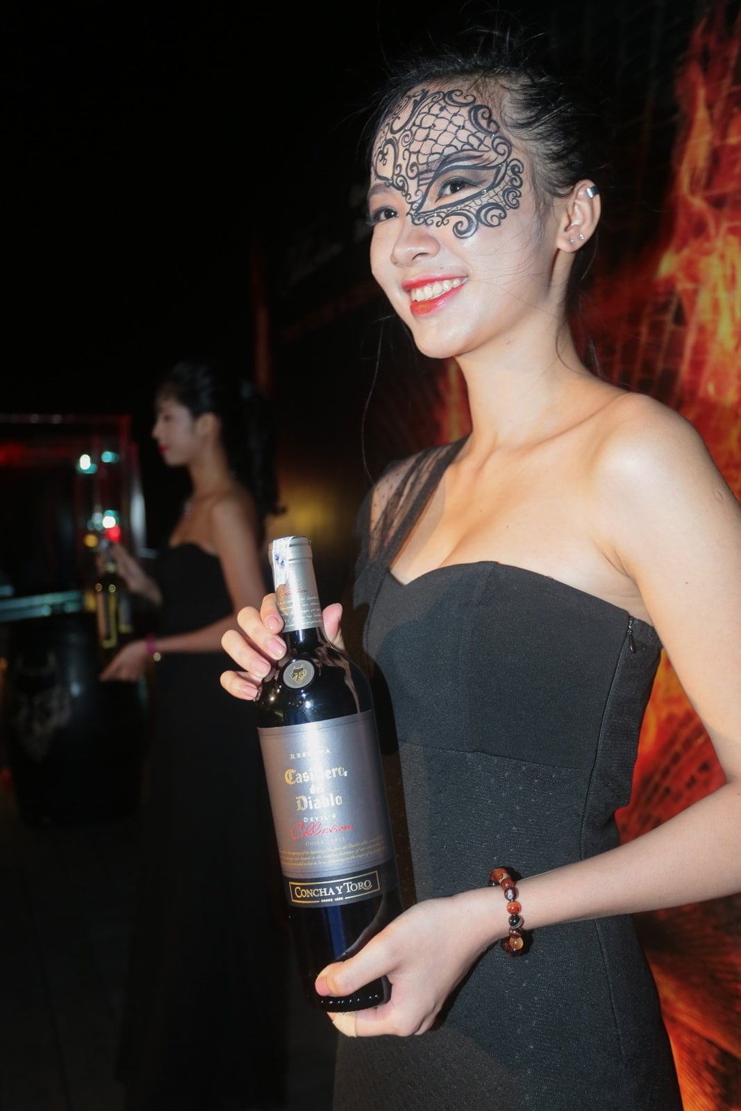 20141011_TRONGimages-TOH-Redapron-2044