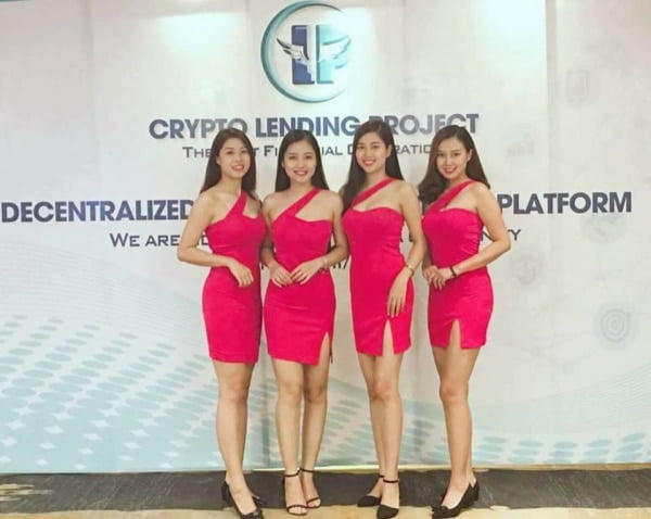 PG lễ tân hội nghị, hội thảo trẻ trung xinh đẹp tại hội nghị khách hàng