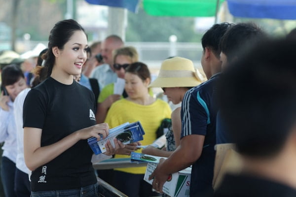 Pg có ngoại hình nổi bật, tác phong làm việc chuyên nghiệp nhiệt tình trong công việc