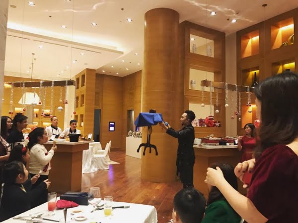 Biểu diễn ảo thuật gia tại các sự kiện khai trương, khánh thành, hội nghị