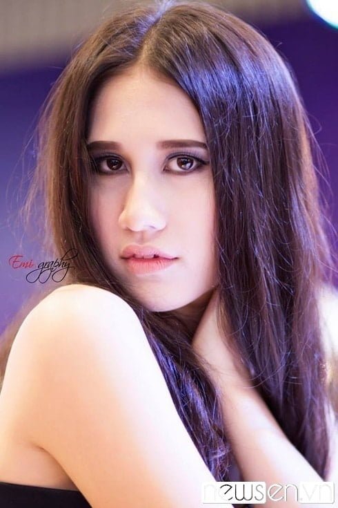 Nhung--bong-hong-lai--moi-chuan-bi-cong-pha-showbiz-Viet-3-1411464266