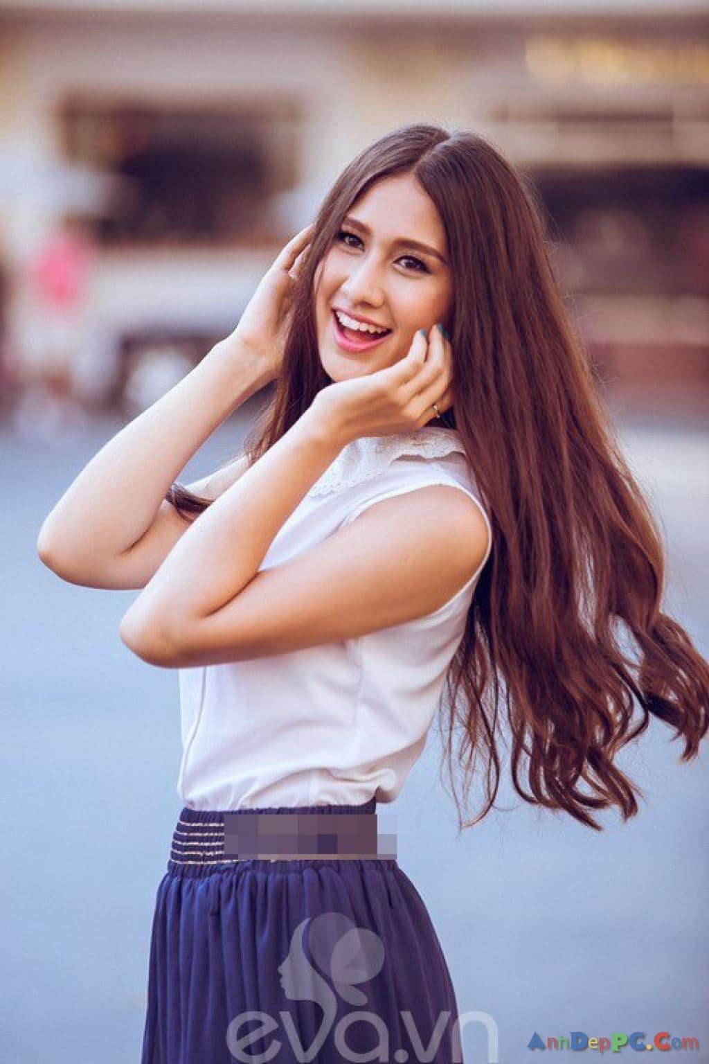 diana-nguyen-gian-di-tren-pho-sau-khi-xin-loi-ngoc-languivn9