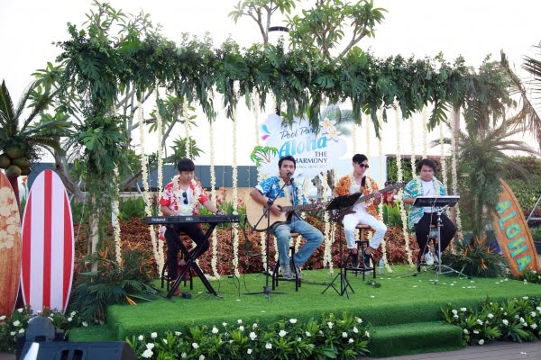 Sự kiện ngoài trời, với ban nhạc Flamenco âm hưởng nhẹ nhàng