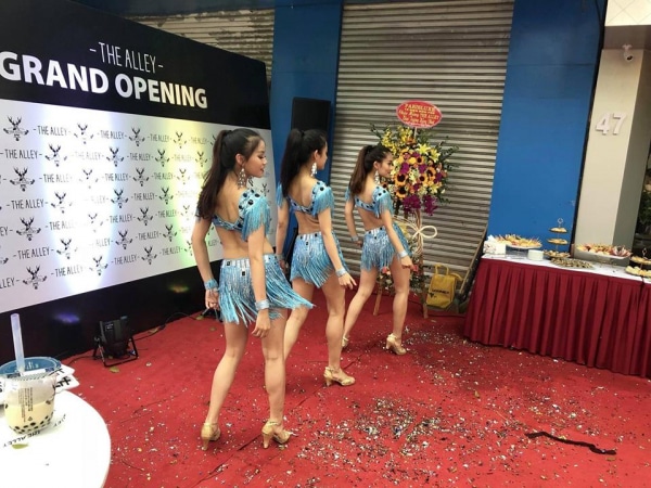 Cung cấp nhóm nhảy tại sự kiện lễ khai trương cửa hàng trà sữa THE ALLEY