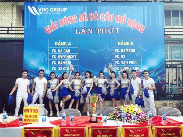 Á Châu cung cấp nhóm nhảy cổ động giải bóng Hà Cầu Mở Rộng