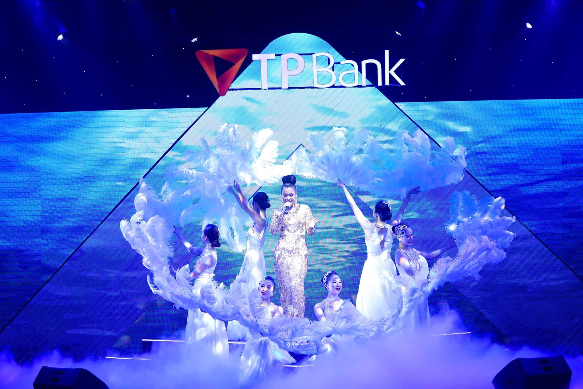 Á Châu cung cấp người mẫu, vũ đoàn, ca sĩ cho đêm sự kiện TP Bank