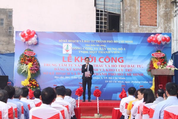 Mc dẫn chương trình lễ khởi công tại TPHCM